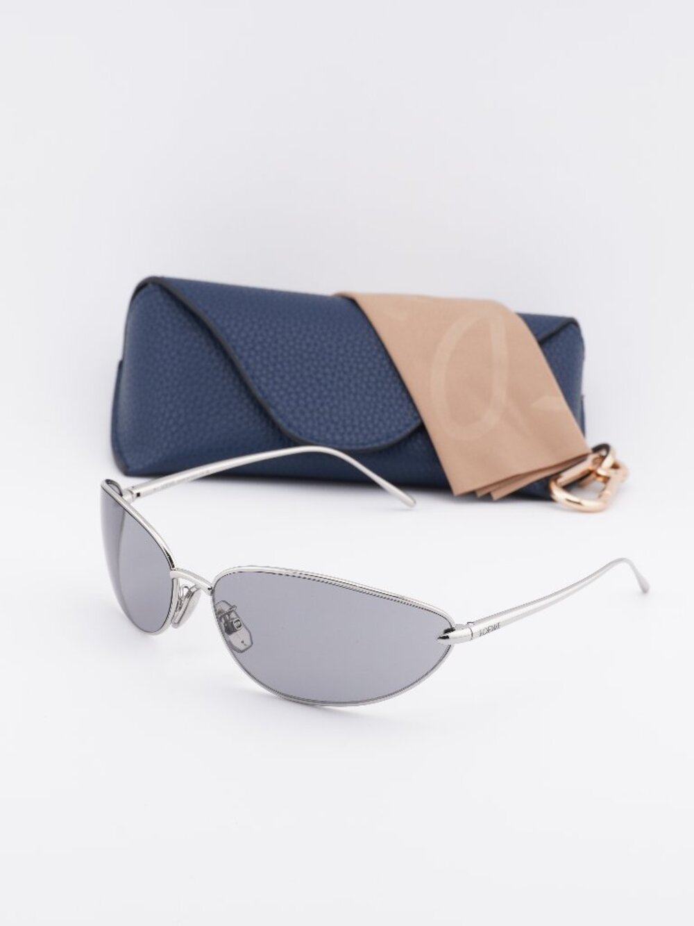 Loewe LW40164U 16A Oval Sunglasses – Silver\Grey